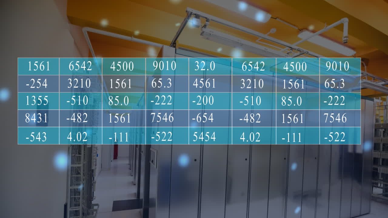 animación del procesamiento de datos estadísticos y puntos brillantes azules que caen contra la sala del servidor de la computadora.