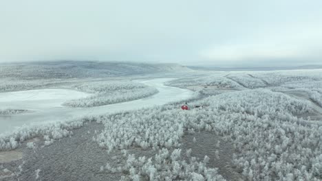 Vista-Aérea-De-Un-Austero-Paisaje-Invernal