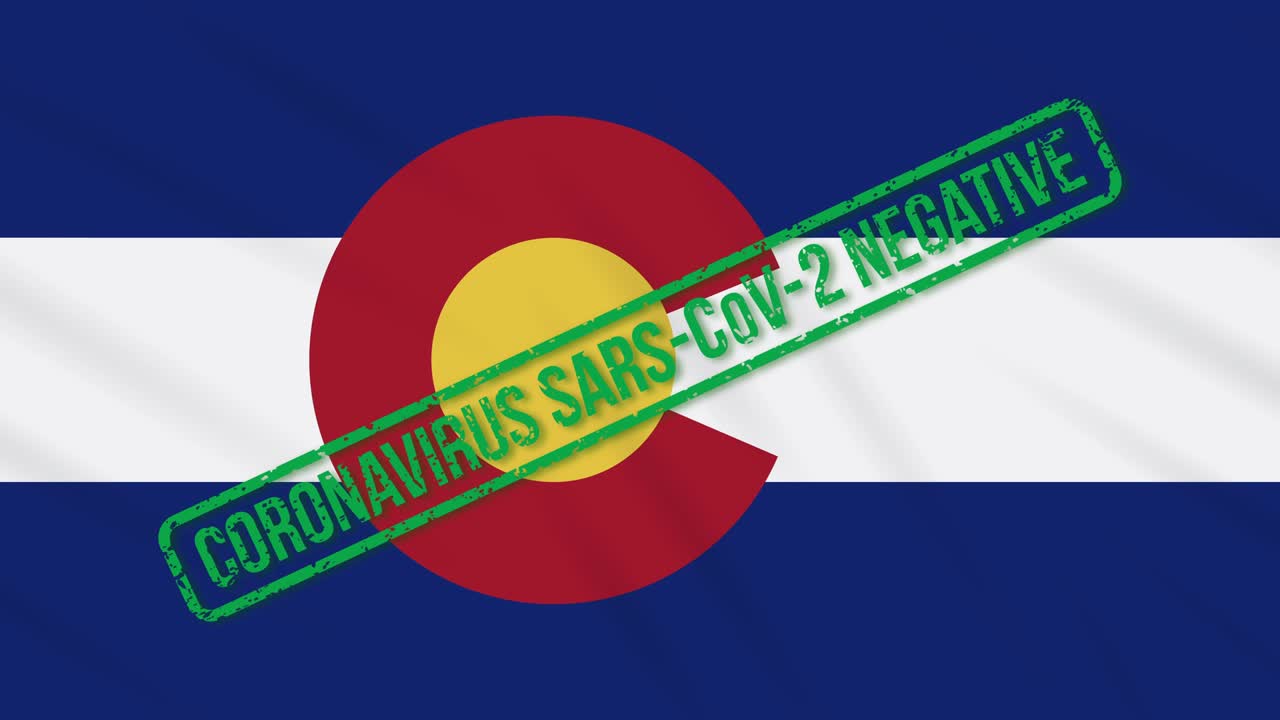 미국 콜로라도 주, 코로나 바이러스로부터의 자유의 녹색 스프와 함께 흔들리는 발