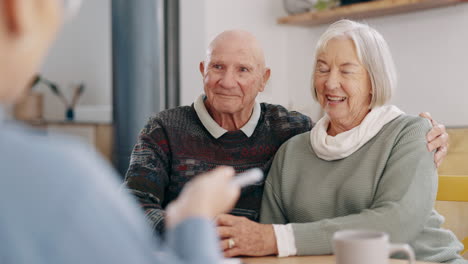 Finanz-,-Berater--Und-Anlagegespräch-Mit-Senior