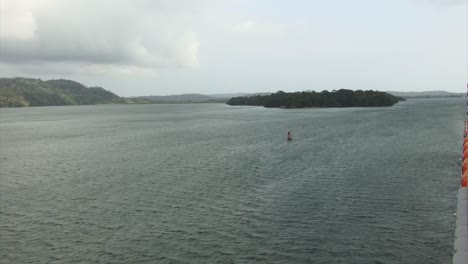 Gatun-lake-and-the-surroundings-at-Gatun-locks,-Panama-canal