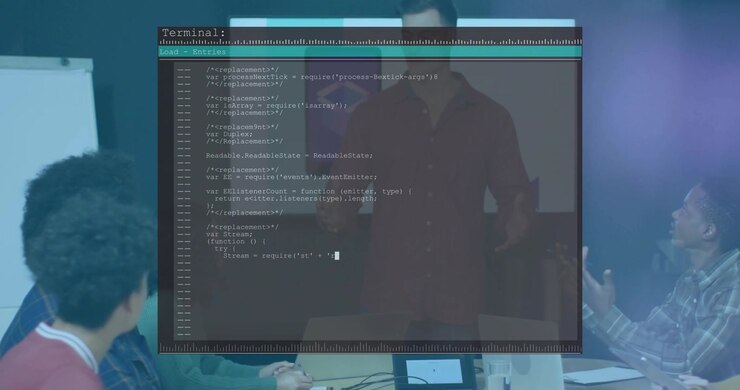 Presenter mengklik laptop menyebabkan overlay terminal dan kode bergulir menginisialisasi modul dalam teknologi