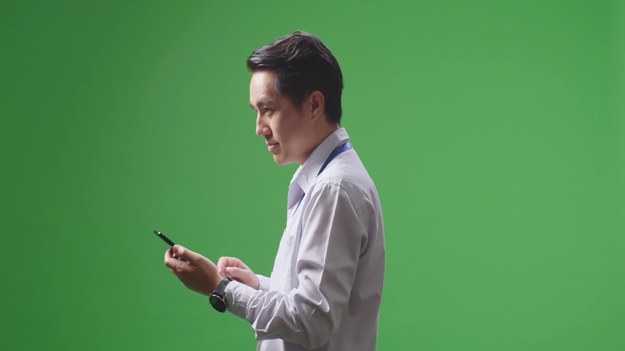 휴대 전화를 사용하는 사람