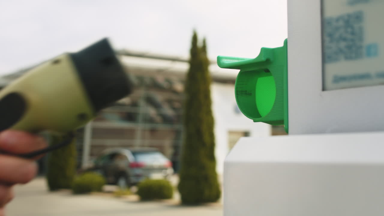 주차장 에 있는 전기 차량 충전소