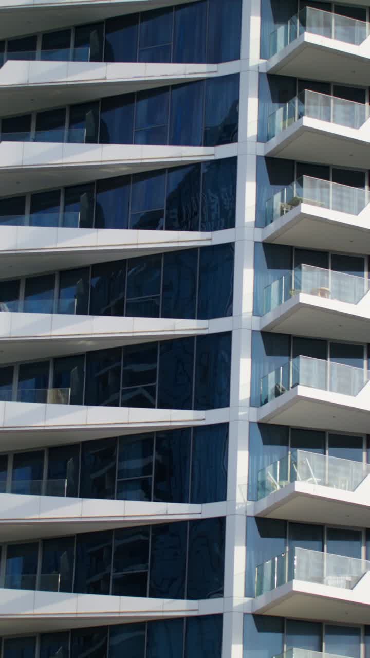 detalle arquitectónico moderno de un edificio de gran altura