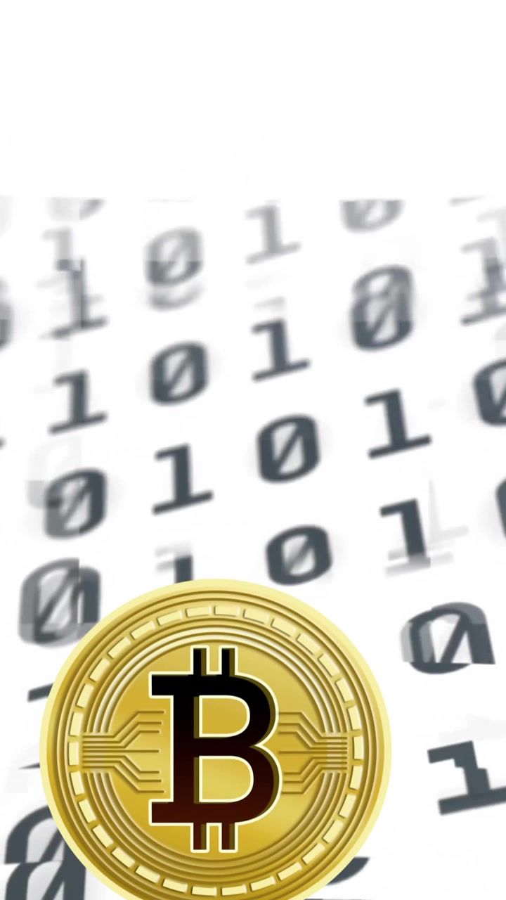 Animazione di icone Bitcoin, elaborazione dati finanziari su codice binario