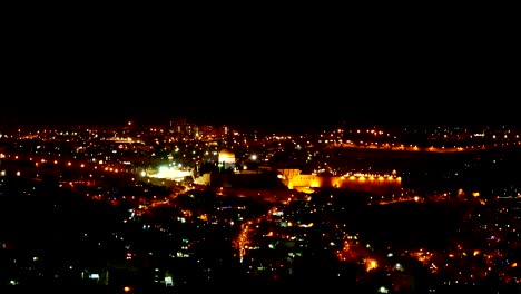 luces brillantes de la ciudad de jerusalén por la noche