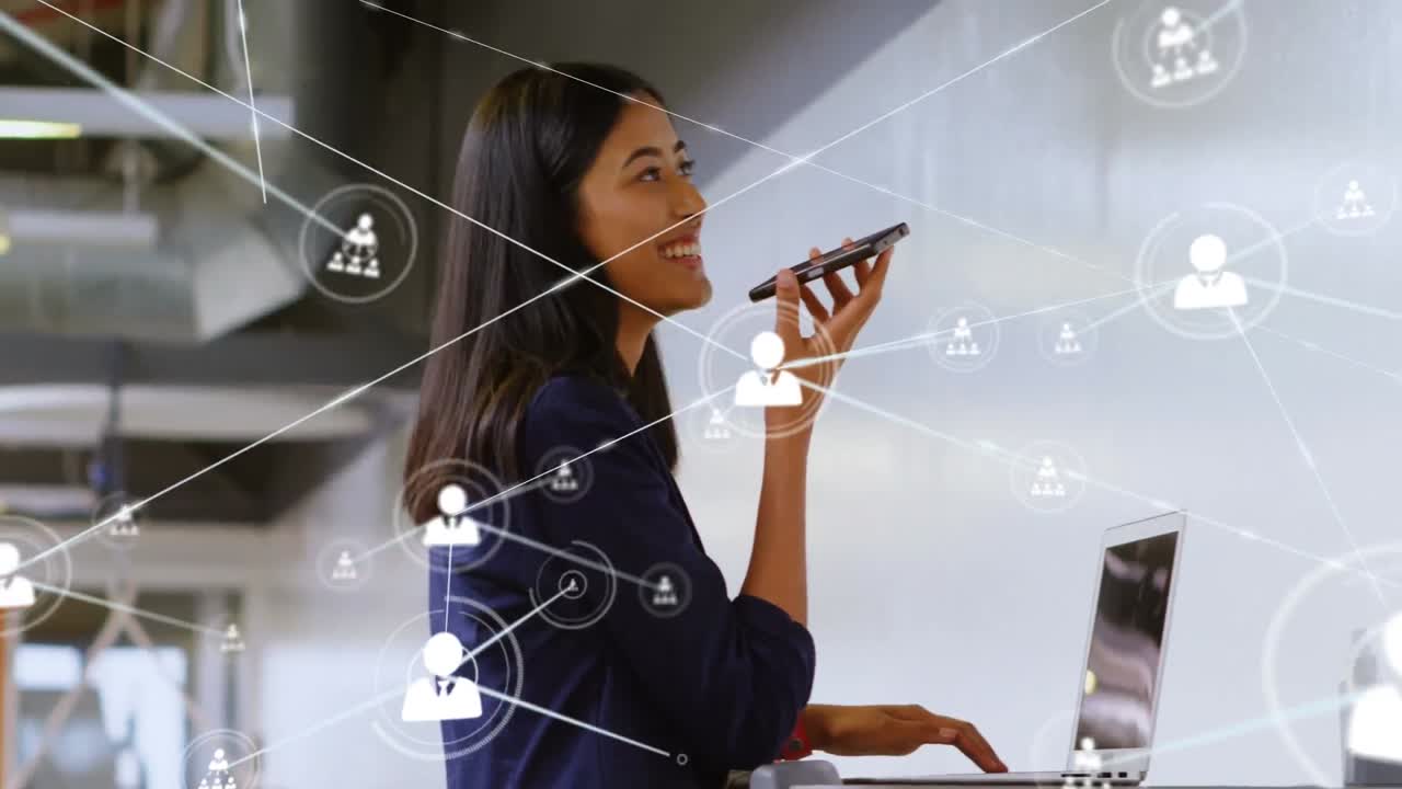 animación de una red de conexiones con iconos sobre una mujer asiática feliz usando un teléfono inteligente