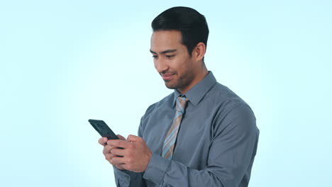 Happy-businessman,-phone-and-typing-in-social