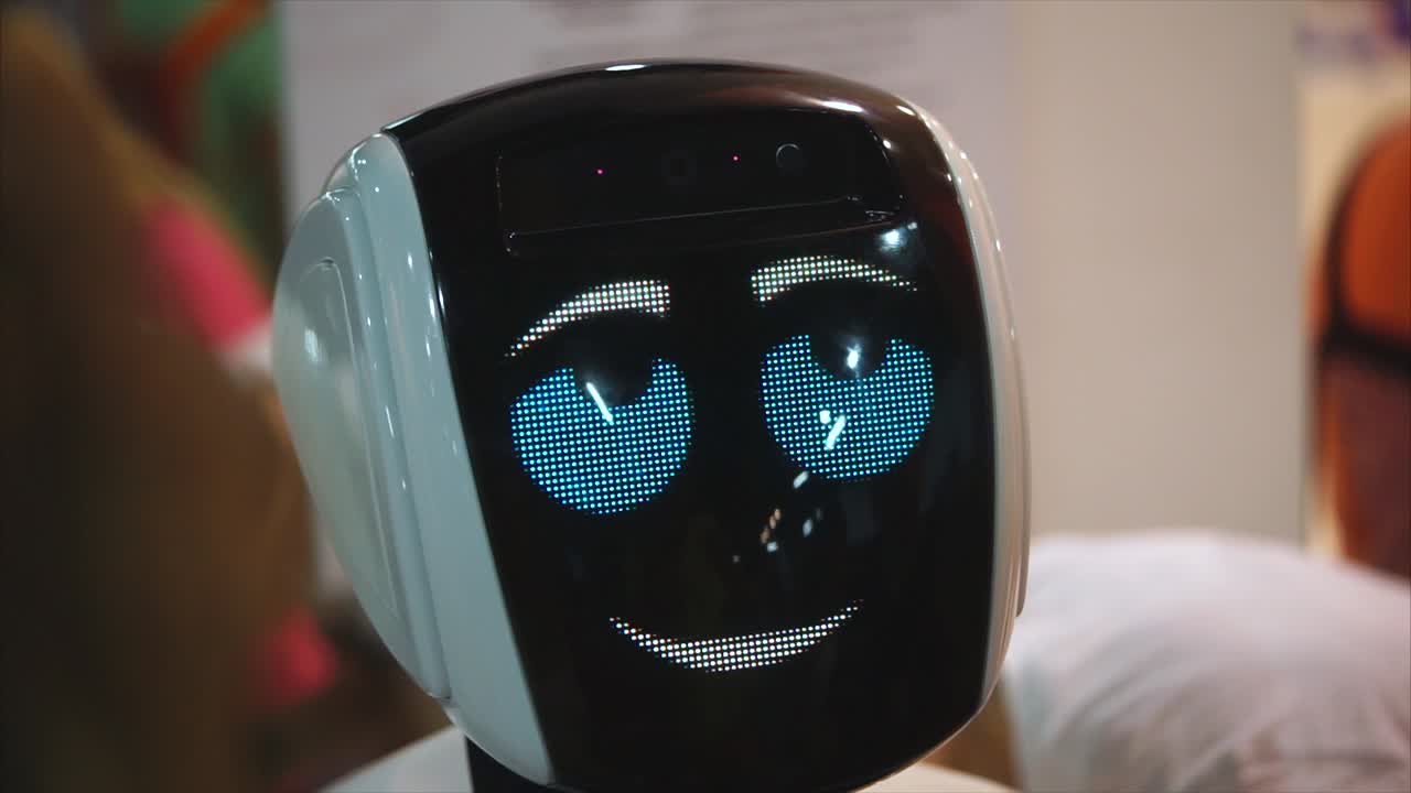 primer plano de una cabeza de robot amigable