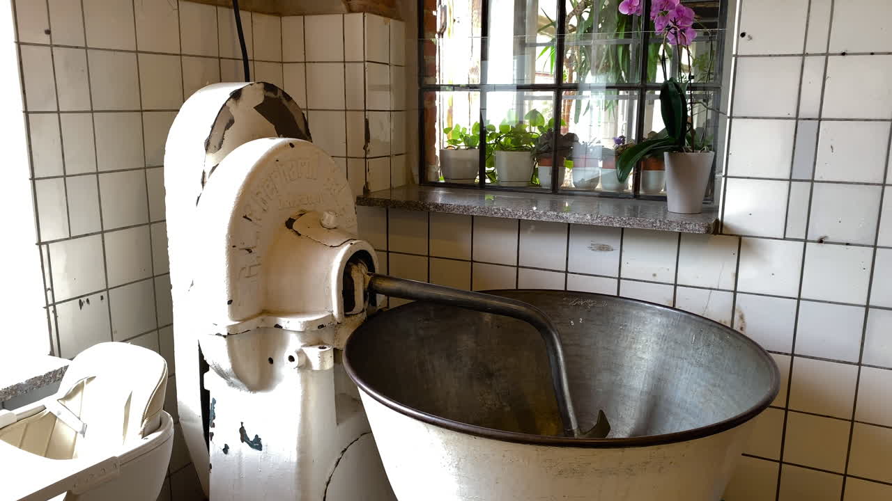 빵과 베이커리 제품을 반죽하기 위한 고대 밀가루 믹서