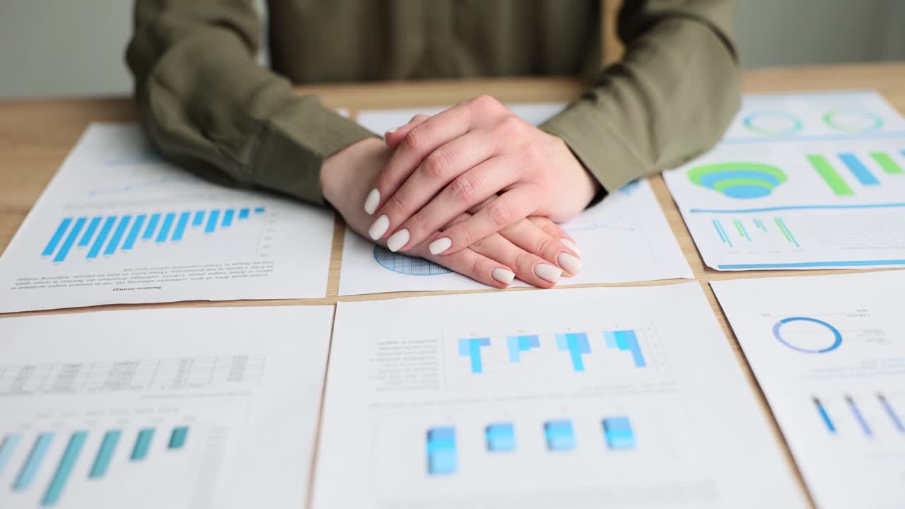 Business Analytics Reports with Hands