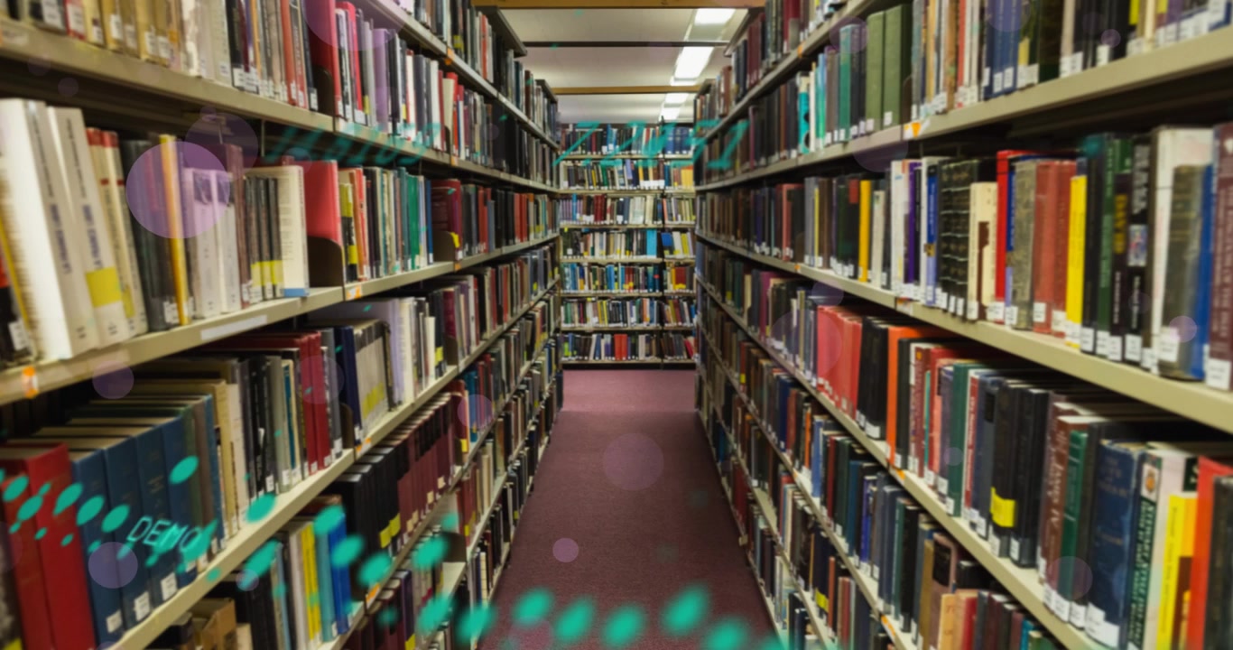 Animazione di punti ed elaborazione dati su libri sugli scaffali in biblioteca