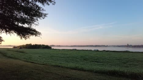 Sonnenaufgang-Und-Nebel-über-Dem-Ohio-River-Zwischen-Illinois-Und-Kentucky