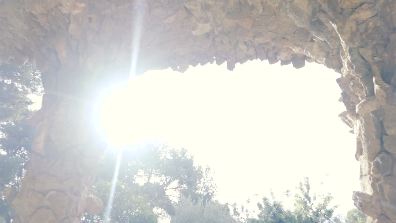 деталь архитектуры парка гюэлл