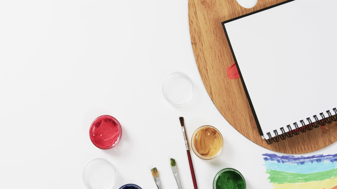 백색 배경 에 있는 노트북,  ⁇ , 페인트 의 상상, 복사 공간, 슬로우 모션