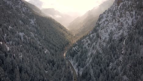 Picturesque-Wintry-Mountain-Valley-Road-in-Utah-Landscape,-Aerial