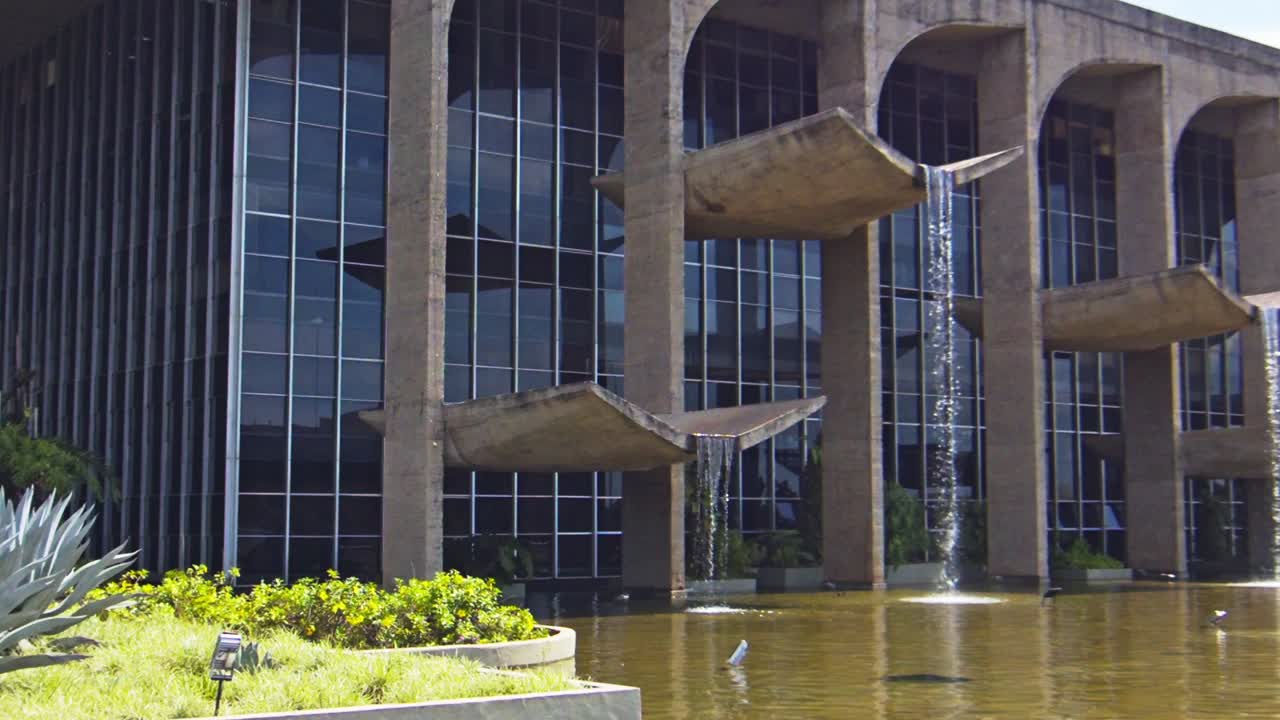 Palace of Justice facade, Bras&iacute;lia, striking example of modern architecture