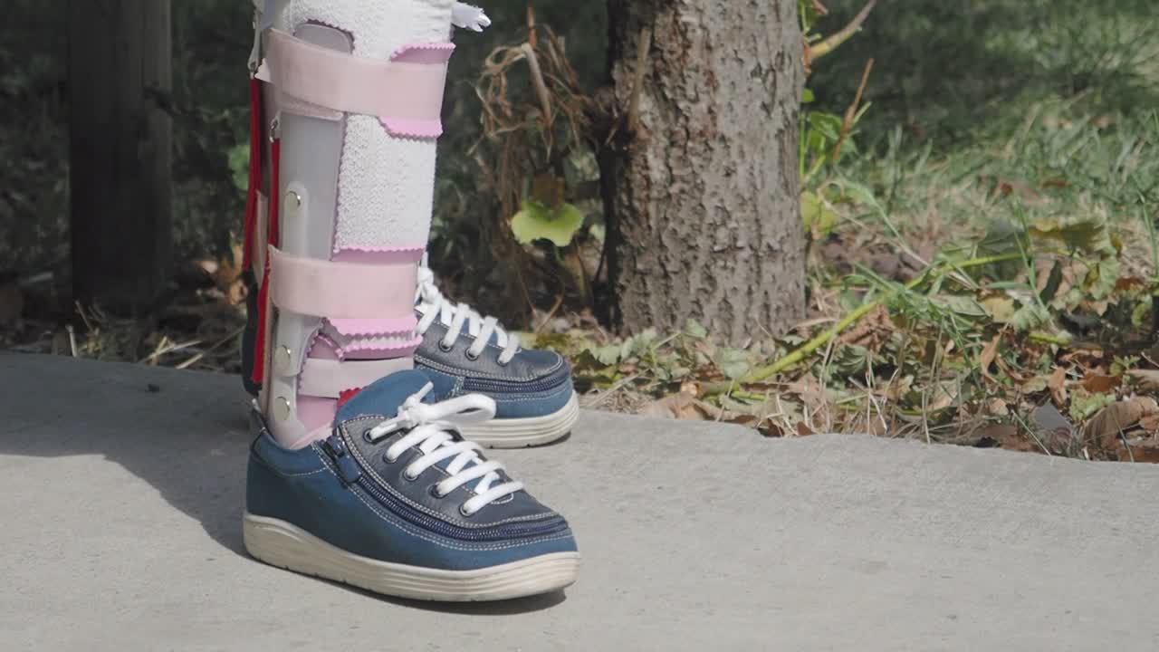 다리 브레이크를 가진 아이