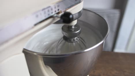 home-baker-mixes-icing-slow-mo