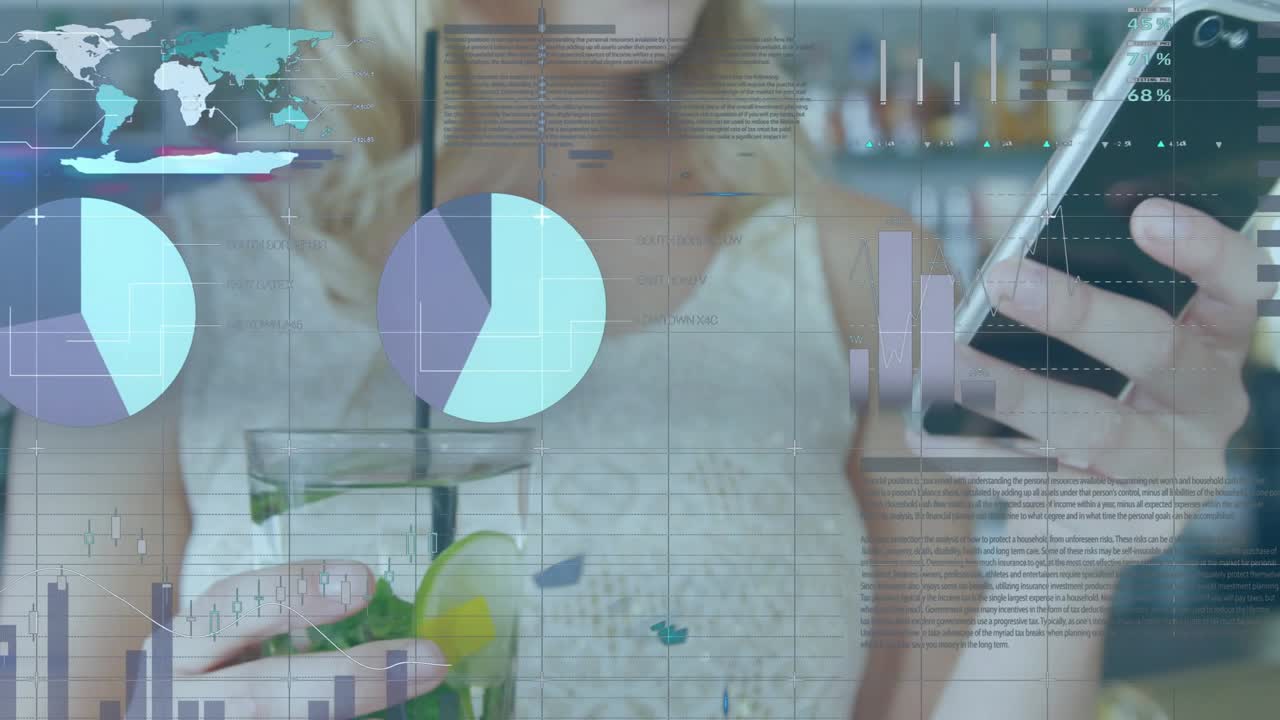 Mujer tocando su smartphone en un bar, revisando análisis de marketing a través de gráficos HUD que se alinean con la pantalla.