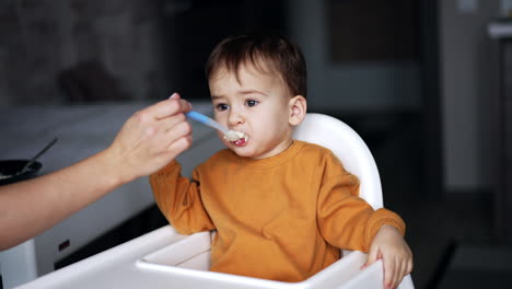 baby eating