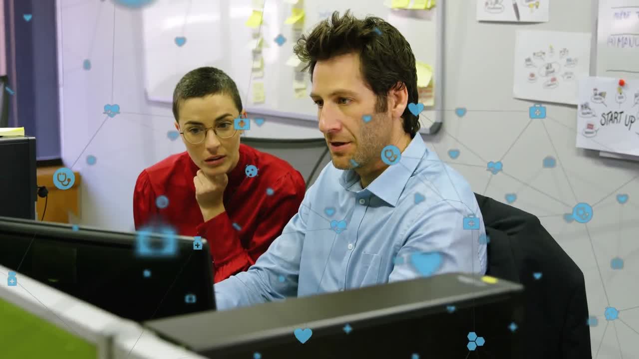 animación de una red de iconos digitales contra hombres y mujeres diversos discutiendo en la oficina