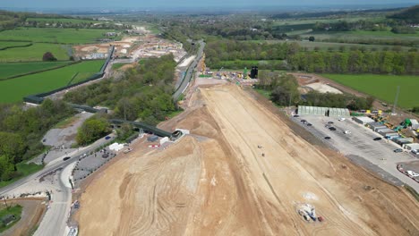 hs2 corta a través de la campiña inglesa drone, vista aérea