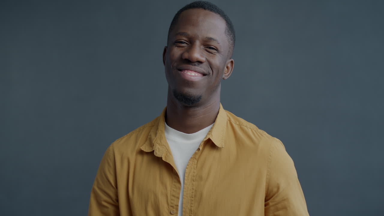 Retrato de un hombre sonriente