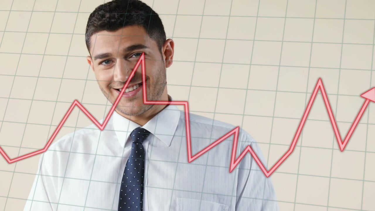 Empresário verificando anotações com uma linha de tendência vermelha animada entrando, cruzando o tronco, mostrando ganhos.