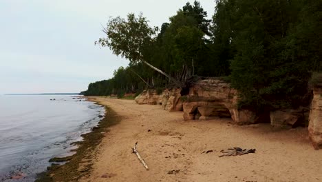 Veczemju-Cliffs-Red-Rocks,-Latvia