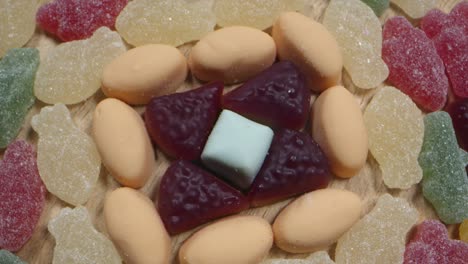 dulces y deliciosos caramelos azucarados