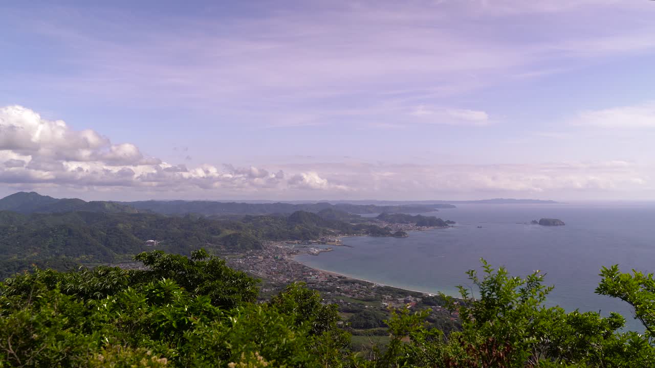 바람이 많이 부는 날 치바 반도의 아름다운 만 - 넓은