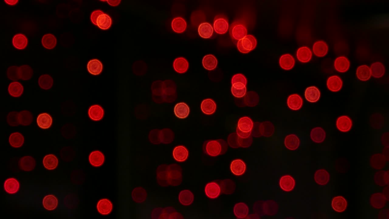 luces bokeh rojas fuera de foco