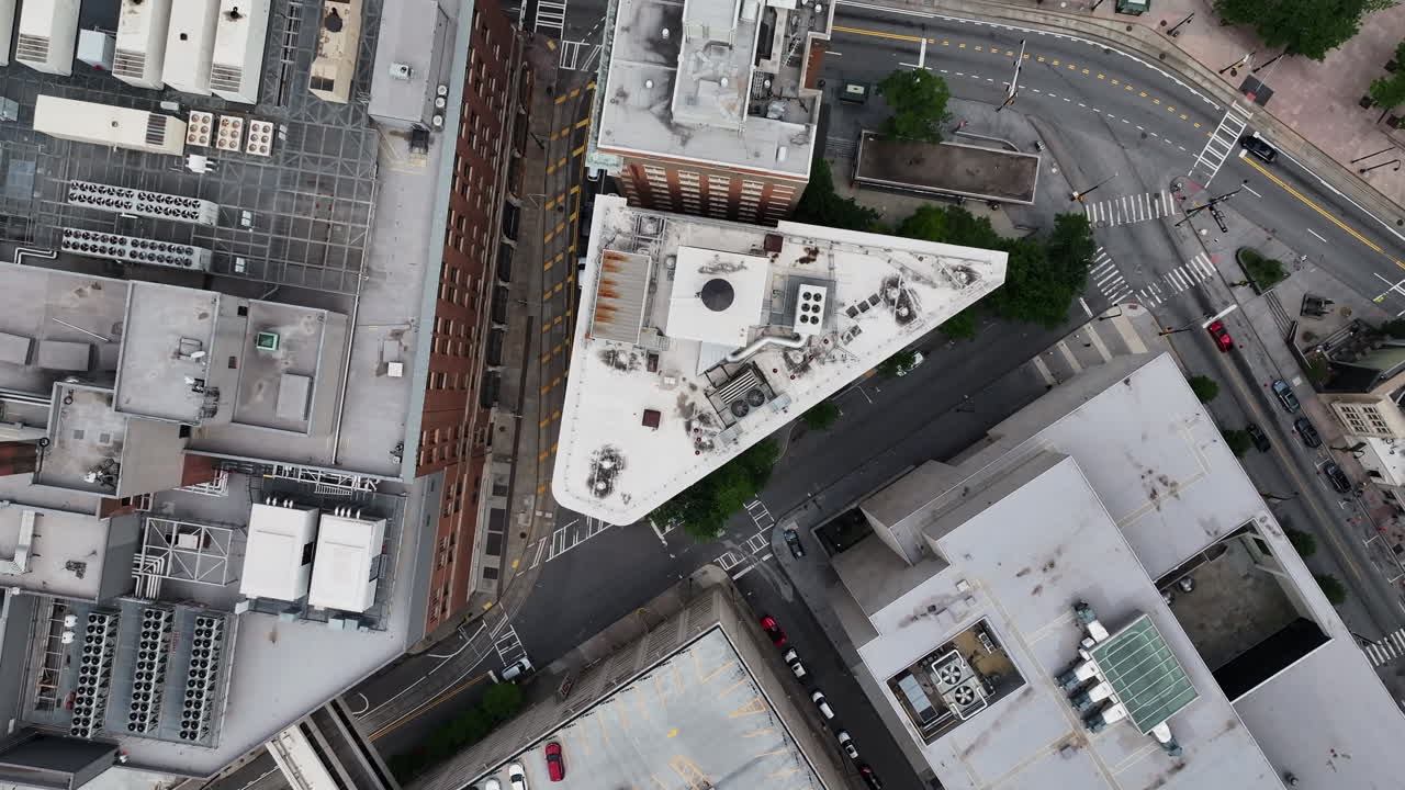 imágenes panorámicas de arriba hacia abajo de edificios y calles en vecindarios urbanos