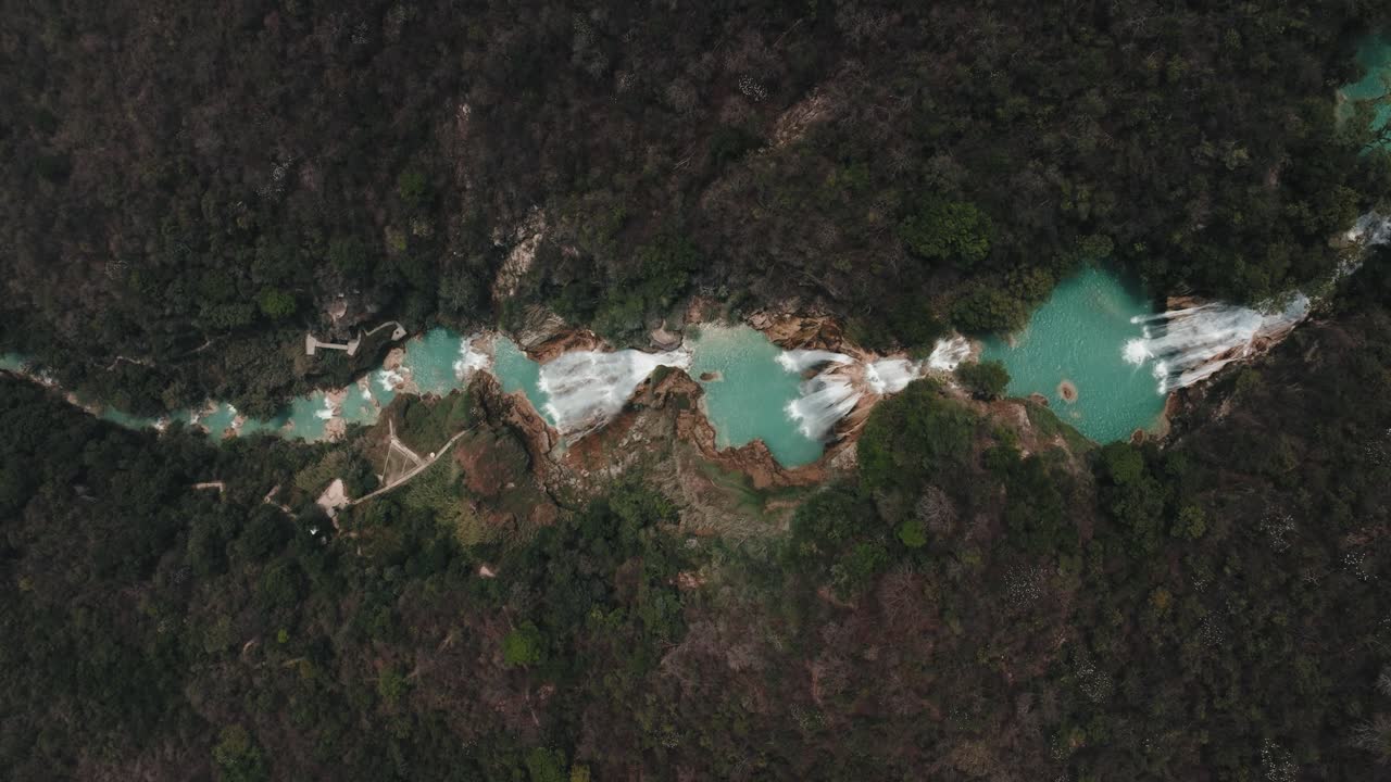 Vista dall'alto delle cascate El Chiflón nel Chiapas, Messico.