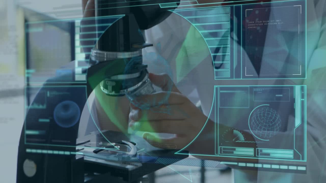 animación de una célula de covid-19 girando sobre una científica usando un microscopio en un laboratorio