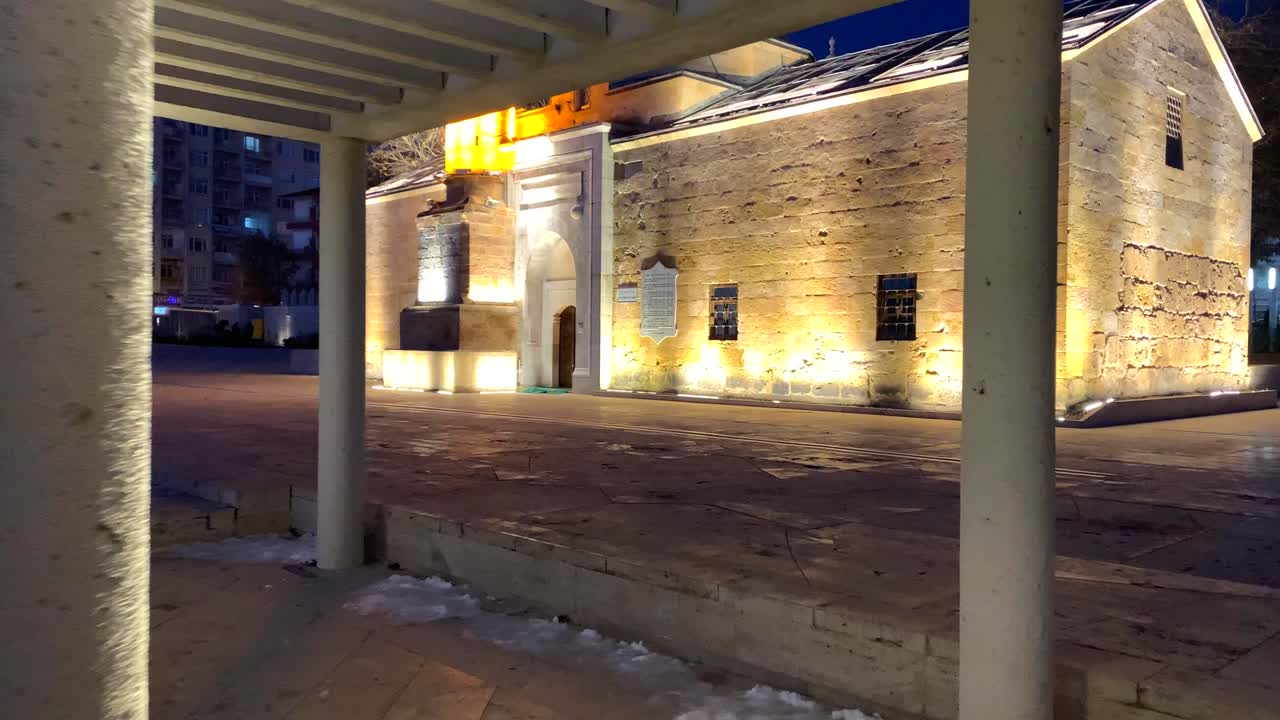 아히 에브란 모스크, 키르세히르, 터키