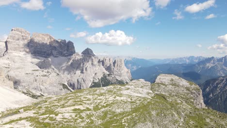 Luftaufnahmen-Der-Tre-Cime-Di-Lavaredo-In-Den-Italienischen-Dolomiten