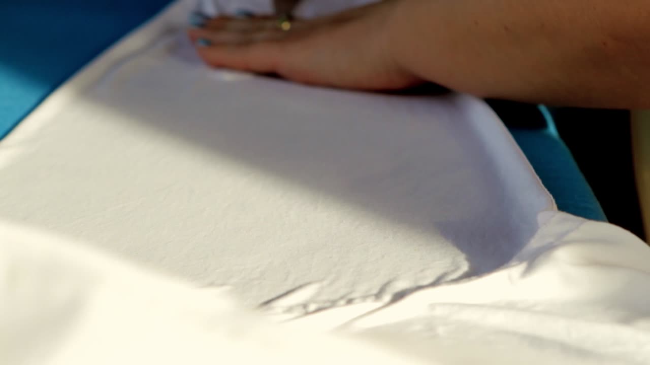 다림질 셔츠 소매 cu