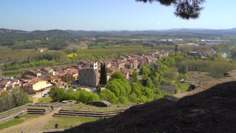 hostalric costa brava gerona en españa castillo medieval pueblo turístico cerca de barcelona