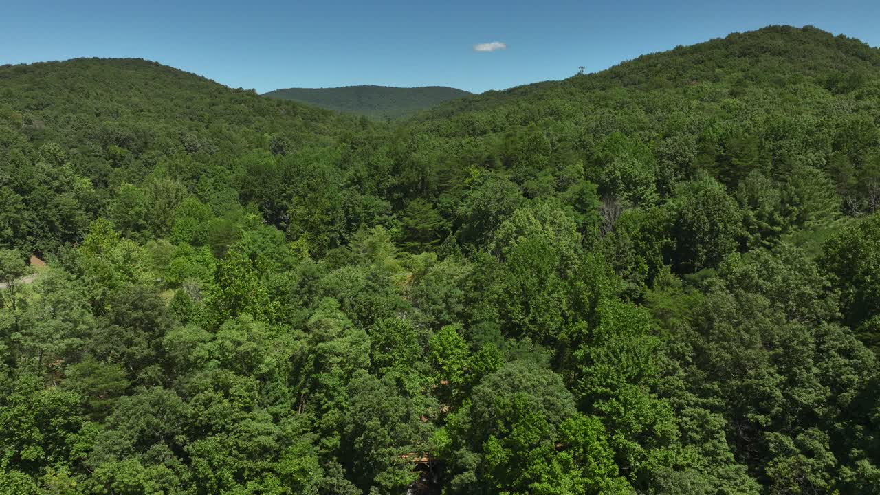 Vista aérea das Cataratas de Amicalola em Dawsonville, Geórgia