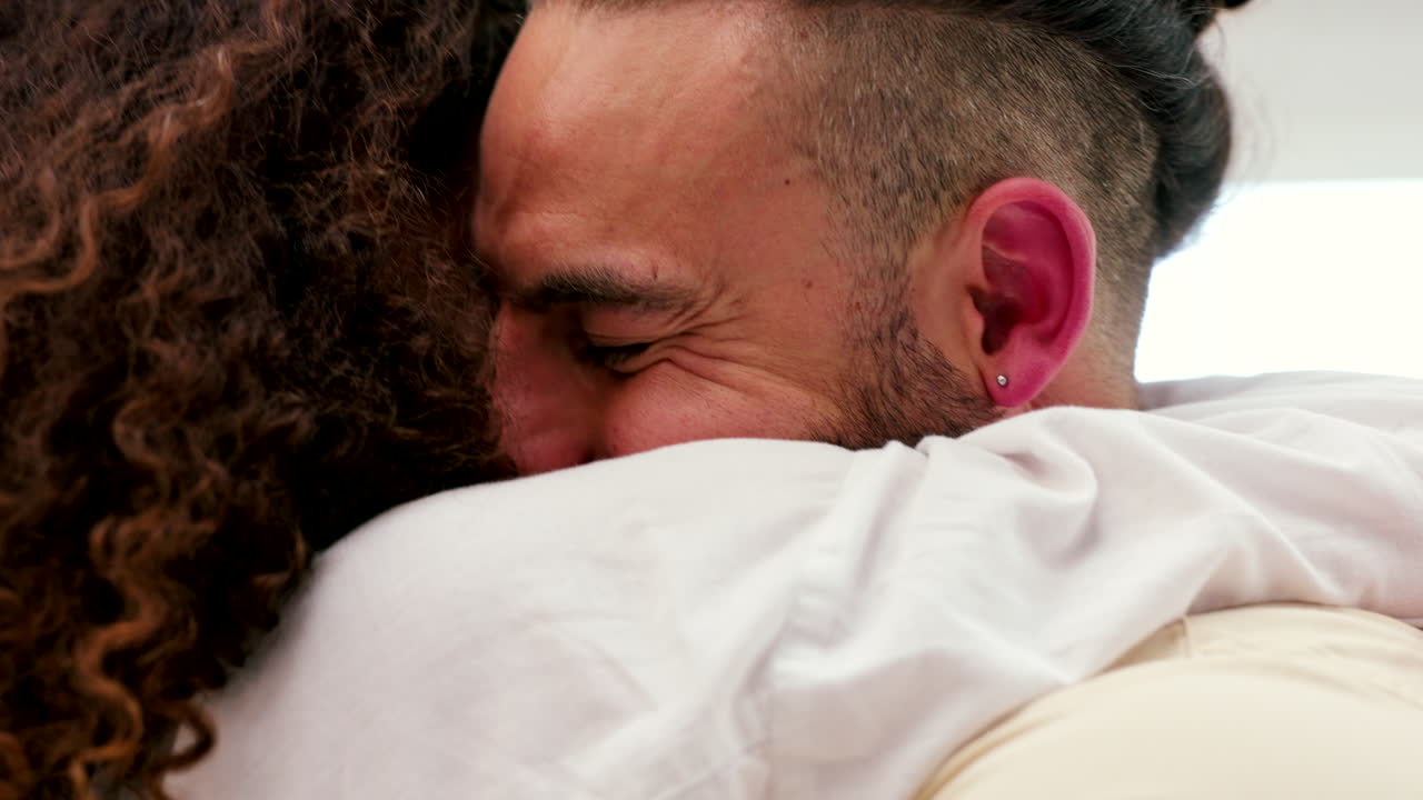 feliz, amor e sorriso de casal