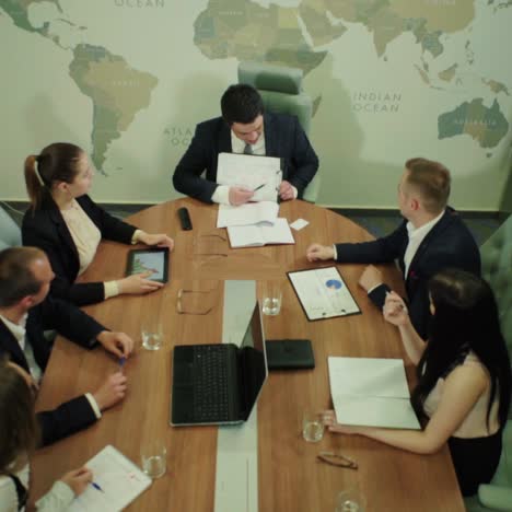 reunión de hombres de negocios