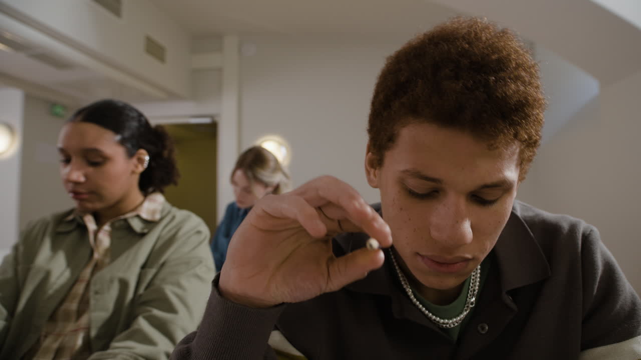 estudiantes en un entorno de aula