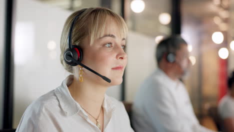 Callcenter,-Frau-Und-Telemarketing-Für-Kunden