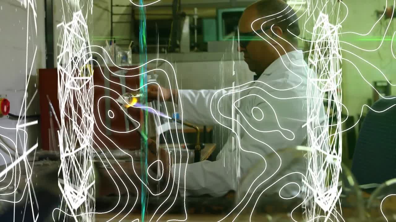 animación de líneas blancas sobre un científico masculino biracial que trabaja en el laboratorio