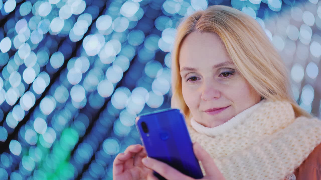 사람들은 새해 캐논 변종에서 즐거운 시간을 보냅니다.