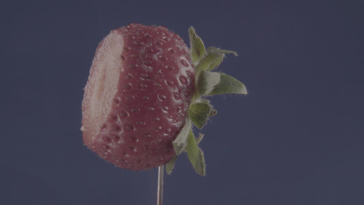 fresa girando con bucle en pantalla azul para la llave de croma