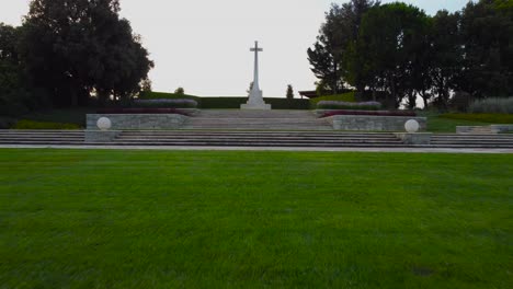 El-Cementerio-De-Guerra-Del-Río-Sangro,-Torino-Di-Sangro,-Chieti,-Italia